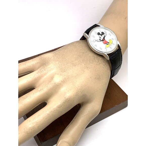Disney Women\'s Watch Mickey Mouse White Dial Quartz Black Leather Band WDS000403 main image 13